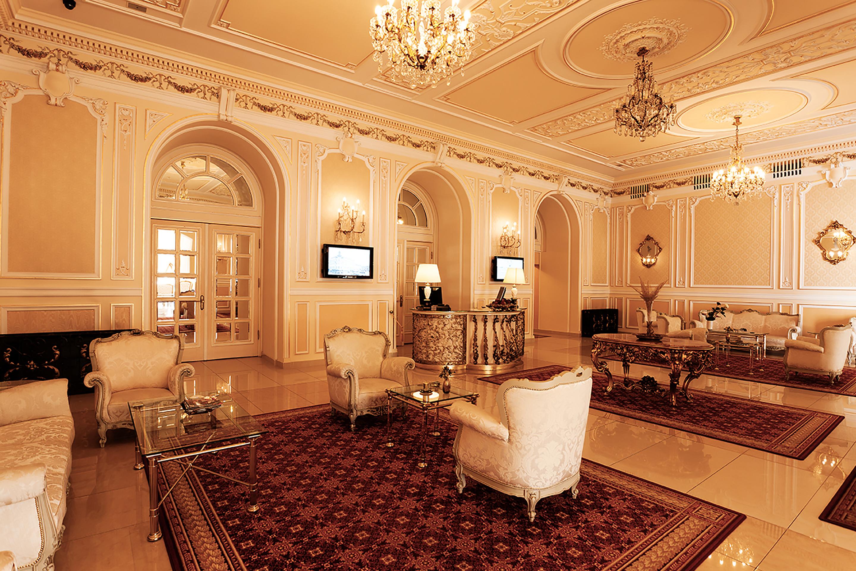 Grand Continental Hotel