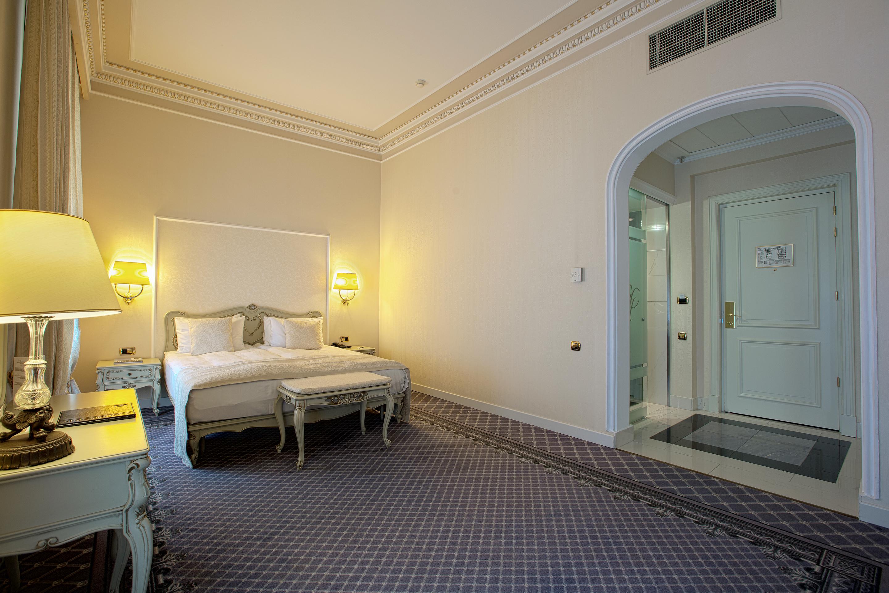Hotel Grand Continental 5*